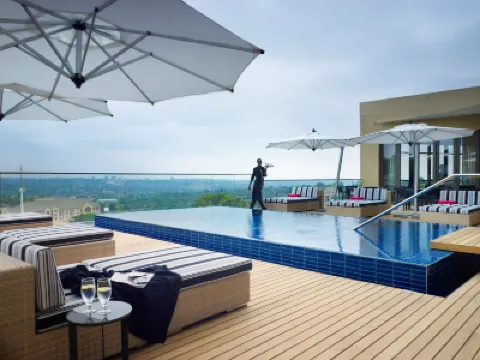 Southern Sun Hyde Park Sandton Hotels near Everard Read