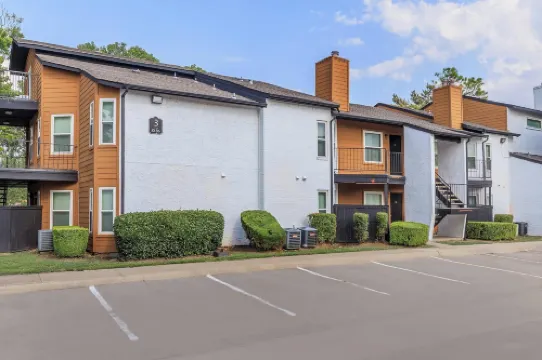  Landing Furnished Apartments - DeSoto