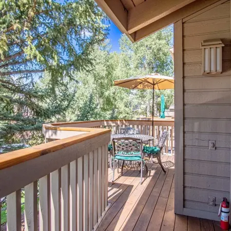 Snow Creek 1541 - Ski-in/ski-out + Pool & Hot Tub