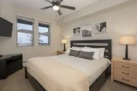 Founders Pointe 1 Bedroom  Condo by RedAwning - Kitchens