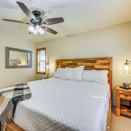 Furnished Deck + Forest Views: Pine Retreat!