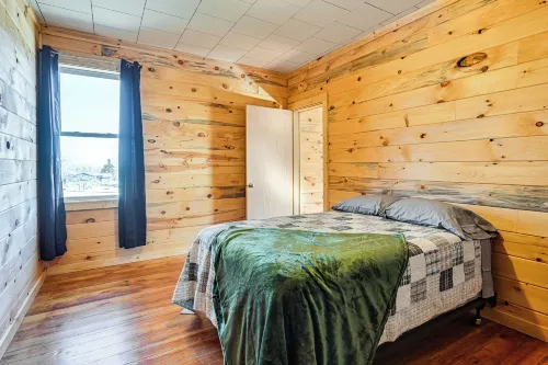 Lyndon Station Retreat ~ 9 Mi to Wisconsin Dells! - 2-Star
