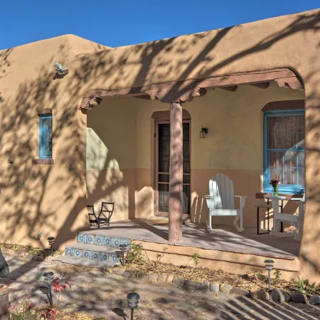 Cozy Adobe Casita 1 Mile to Santa Fe Plaza!