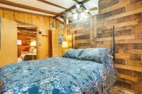 Peaceful Warne Cabin Fenced Yard and Screened Porch - Wifi