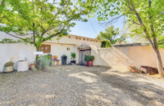 Centrally Located Santa Fe Studio Near Town!