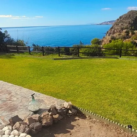 BELLA SIRENA, independent and private villa with large terraces and garden