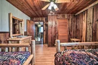 New Paris Cabin ~ 11 Mi to Shawnee State Park - balcony