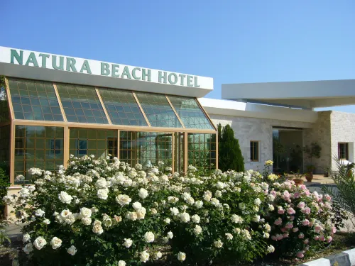 Natura Beach Hotel and Villas - Strand