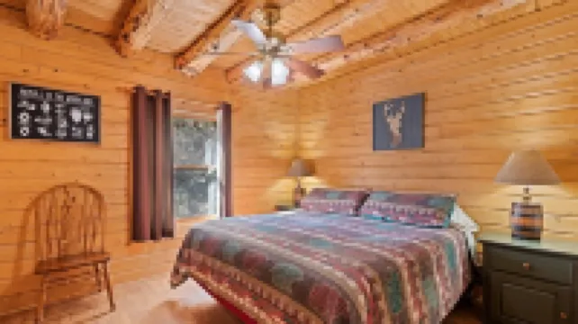 Creek Front Family Getaway in the Great Smoky Mountains with Hot Tub