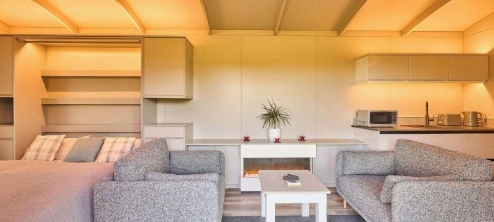 Host Stay Molly Mod Hotels in Broadland District