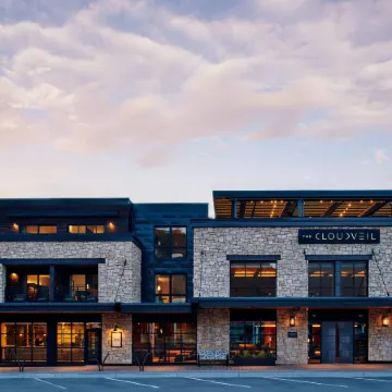 The Cloudveil, Autograph Collection