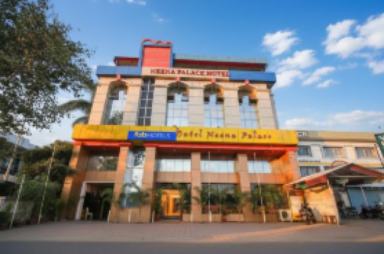 FabHotel Neena Palace