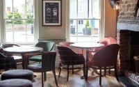 Swan Hotel by Greene King Inns - ที่มีที่จอดรถ