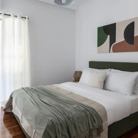 Stylish 1BR Retreat Near Alimos Beach Tram