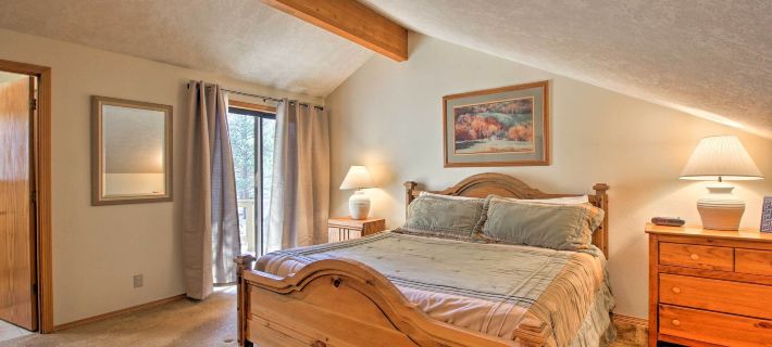 Sunriver Home w/ Hot Tub & 8 Sharc Passes Hoteles en Sunriver