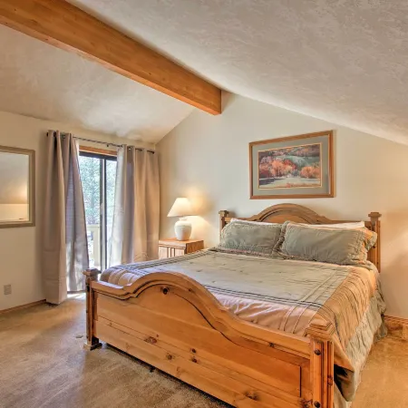 Sunriver Home with Hot Tub and 8 Sharc Passes