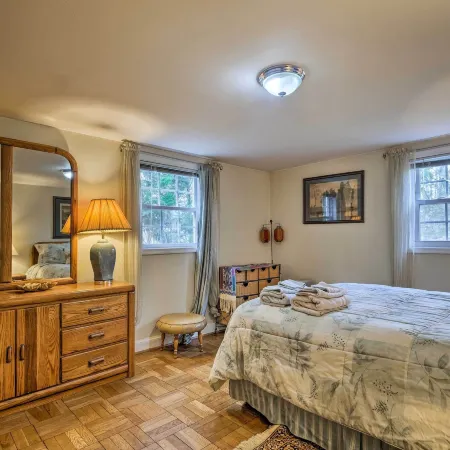 3 Mi to Nih! Spacious Bethesda Apt w/ Yard