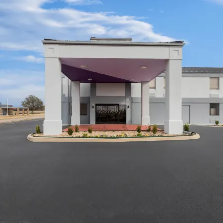 Spark by Hilton Muskogee