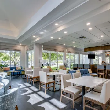 Hilton Garden Inn Louisville Airport Отели рядом с достопримечательностью «Сикс Флэгз Кентакки Кингдом»