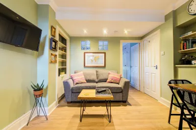 Snug 1 Bed Apartment Hotels in Kings Knowe