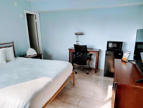 Beach Side Hotel - Hostales