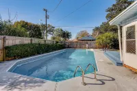 4 Mi to NAS Pensacola! Family Getaway w/ Pool