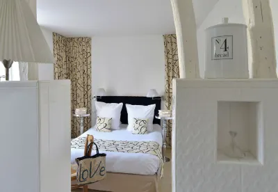 Logis Hôtels Restaurant les 3 Rois Hotels in Indre