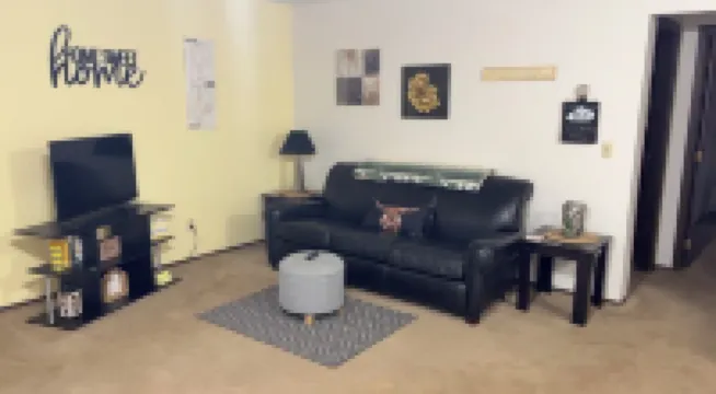 Cozy, Clean!  Pets Welcome..Close to Walking/Bike Trail