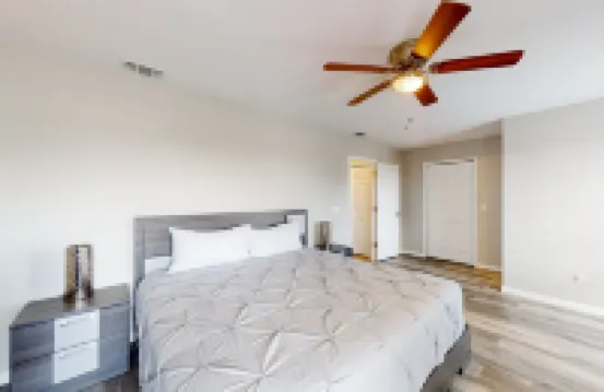 Cozy Spacious Home With Private Backyard and Patio, Near Shopping