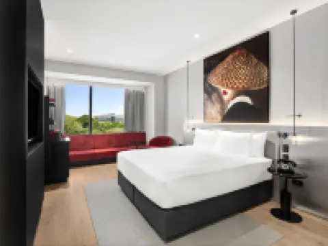 Radisson Red Auckland Hotels near The University of Auckland