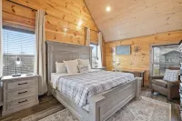 Smoky Blue Haven 3 Bedroom Cabin