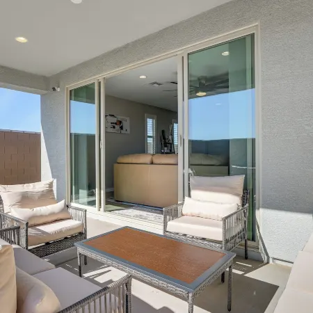Serene Outdoor Space: Group Getaway in Maricopa!