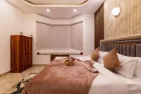 Elivaas Vedaaz 4 BHK Farmhouse With pool