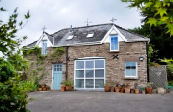 คอทเทจ ใน มอนเมาธ์เชอร์ ใกล้ หุบเขา วาย โรงแรมใน