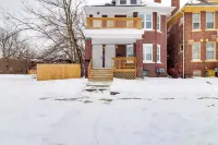 Modern Updates & Great Location! Detroit Duplex - balcony