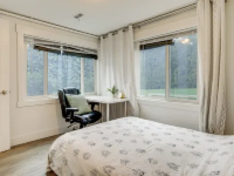 해변과 호수 접근 가능, 레드몬드의 아늑한 아파트 레드몬드 호텔