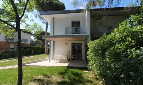 Modern villa with a fenced garden - Villas