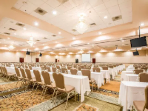 Clarion Inn Elmhurst - Oak Brook Near I-88 I-290 I-294 Hotels in Elmhurst