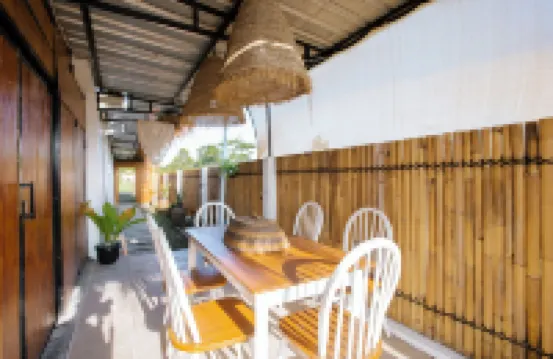 Villa New d'Bamboo by Plesirhatiyogja