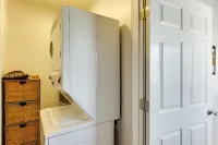 Cozy apartment in charming Moab Downtown with kitchen and great fruit backyard,
