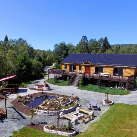 ML 'As Seen on TV' 1 Mile from Mt Washington Hotel, Great Views, Hot Tub, Fire Pit, Beach, Trails!