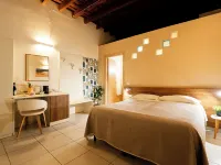 Porta Delle Botteghelle Hotels in Florio