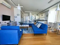 4-Bed Villa Private Pool and Ocean Views - Homestays