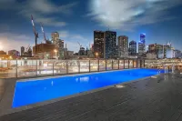 Harbour View Apartment With Pool & Gym - 3-Star