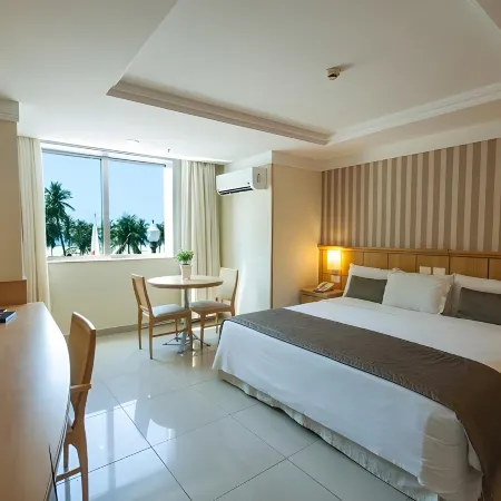 Hotel Astoria Palace Отели рядом с достопримечательностью «Пляж Леме»