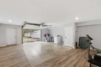Modern Mcdonald Ranch Serene Wooded Escape 4 Bedroom Cottage - 3-Star