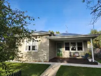 Farmstay Peppercorn Cottage.  Space to appreciate. Hotels in Gnarwarre