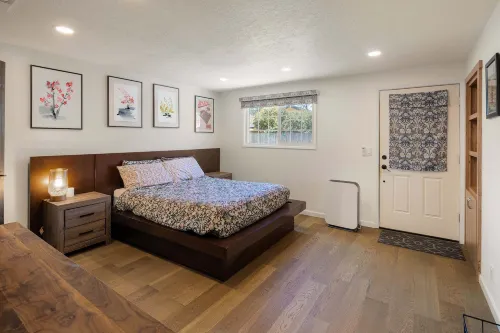 Zen Den - 10 Minutes To Autzen & Downtown 2 Bedroom Home