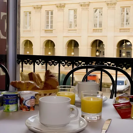 Hotel de l'Opéra Отели рядом с достопримечательностью «Дворец Галлиен»