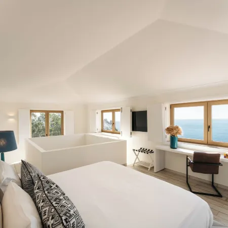 Casa Pôr do SAL - Boutique Guesthouse with Heated Pool & Sea Views